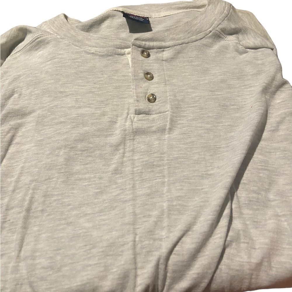 Andhurst XL button accents excellent condition long sleeved tee shirt